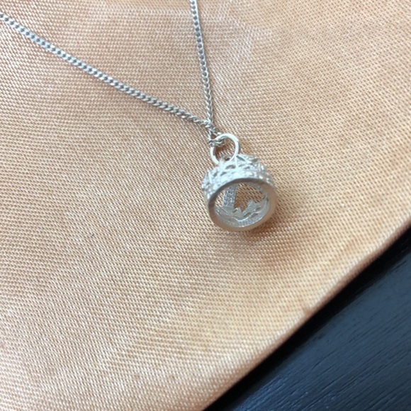 925 Sterling Silver crown queen, princess necklace - Picture 11 of 11